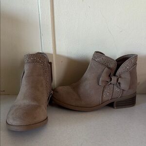 Women's Taupe Ankle Boots